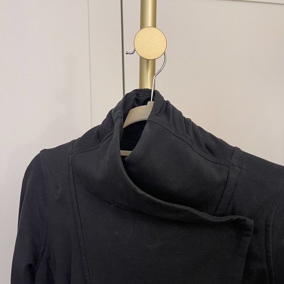 Lululemon That's a Wrap Jacket, Black, Size 4 - Picture 9 of 15